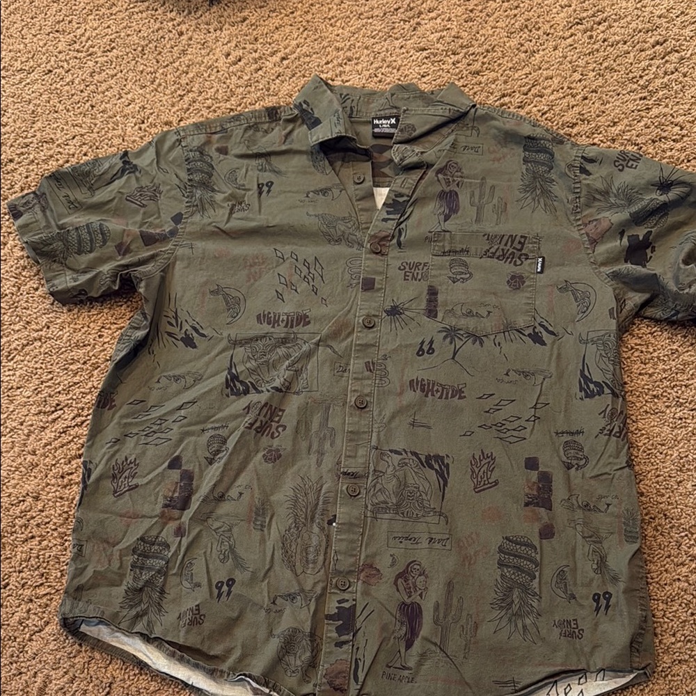 Hurley Men's Green Graphic Shirt